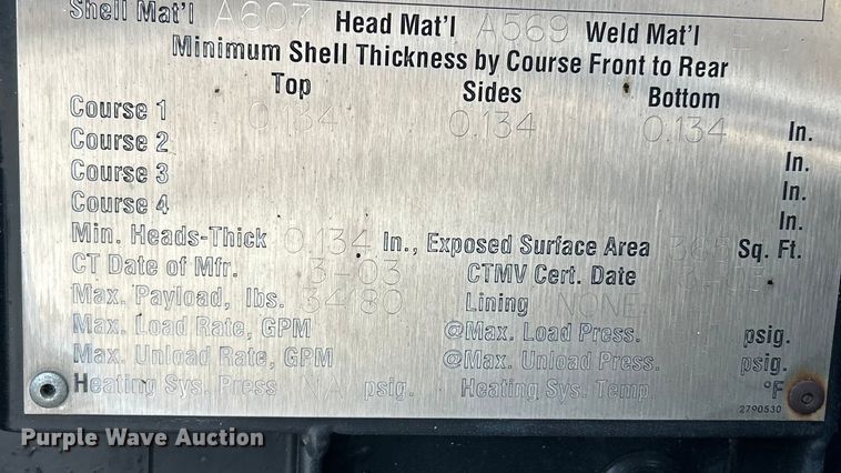 image for item ET6811 2003 International 7400 oil distributor truck