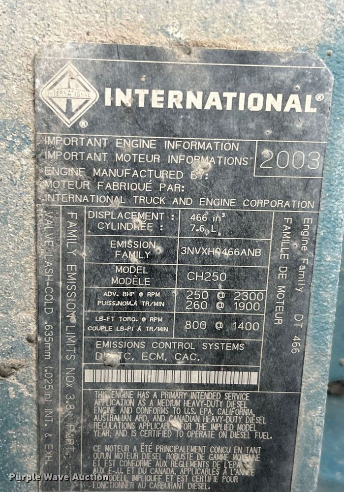 image for item ET6811 2003 International 7400 oil distributor truck