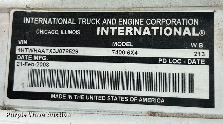 image for item ET6811 2003 International 7400 oil distributor truck