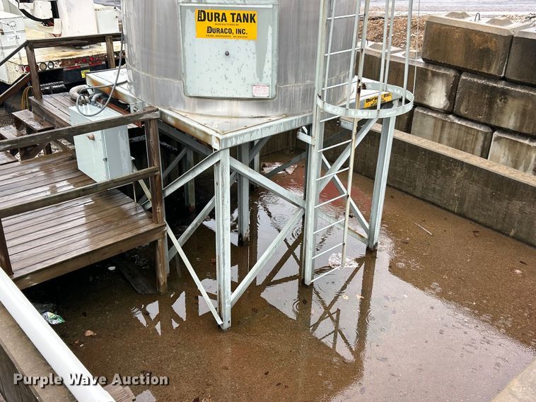 image for item ET6812 Duraco 7000 oil tank