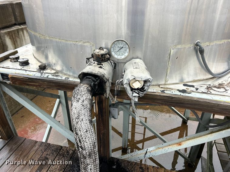 image for item ET6812 Duraco 7000 oil tank