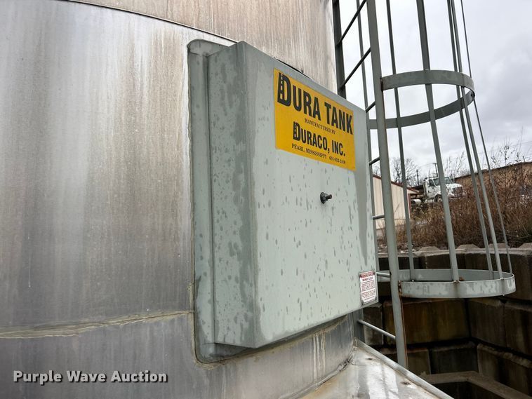 image for item ET6812 Duraco 7000 oil tank