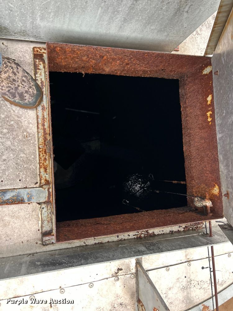 image for item ET6812 Duraco 7000 oil tank