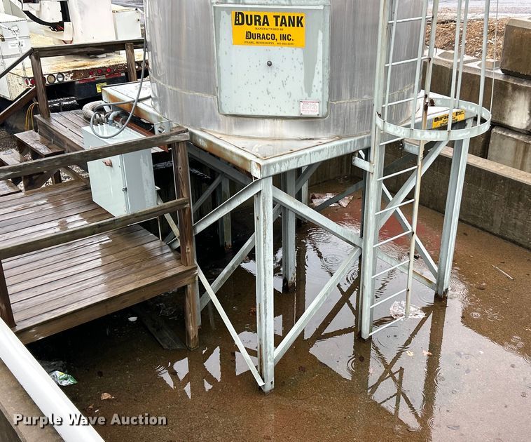 image for item ET6812 Duraco 7000 oil tank