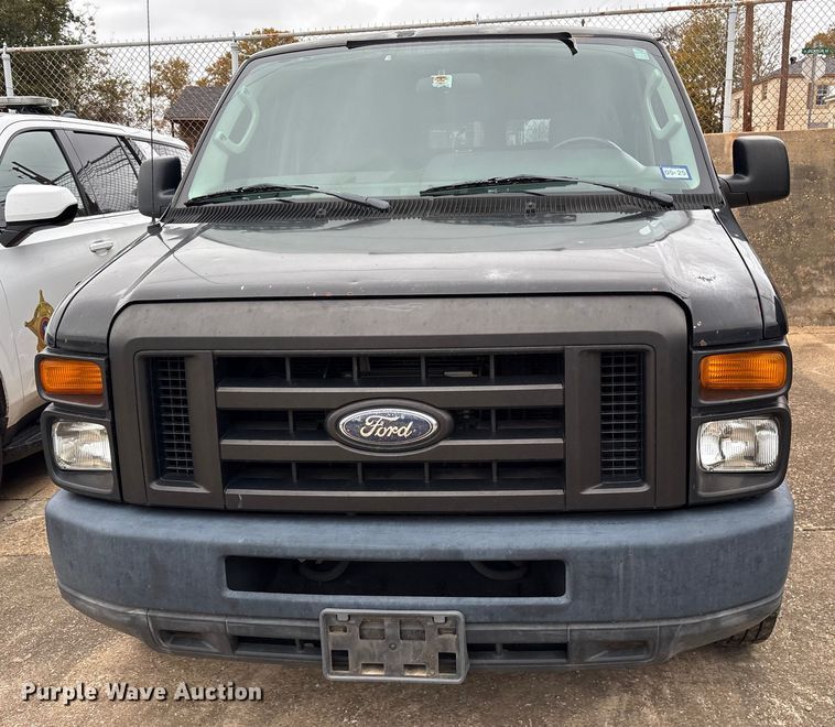 image for item ET7457 2012 Ford E350 van