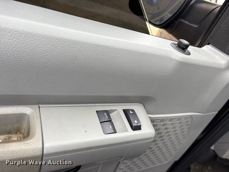 image for item ET7457 2012 Ford E350 van