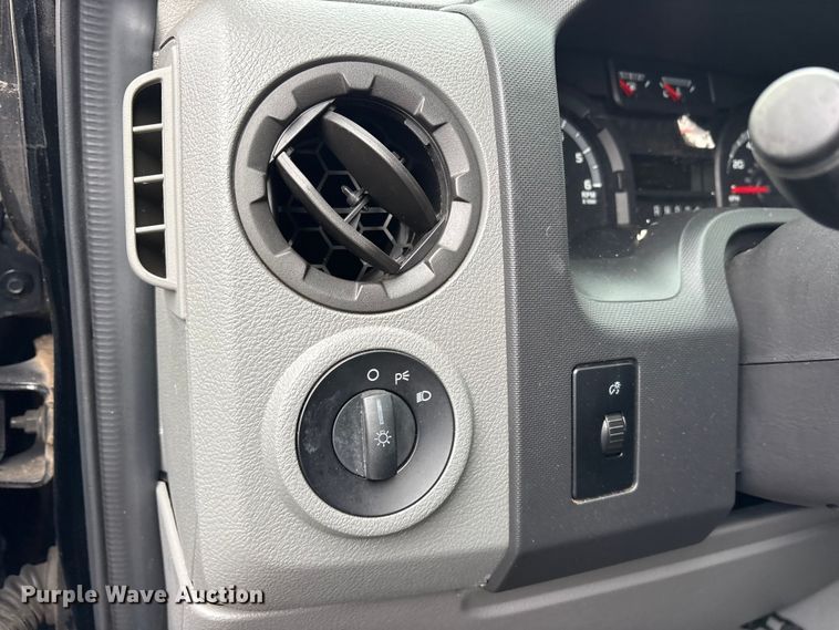 image for item ET7457 2012 Ford E350 van