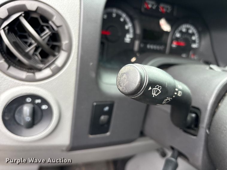 image for item ET7457 2012 Ford E350 van