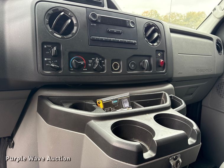 image for item ET7457 2012 Ford E350 van