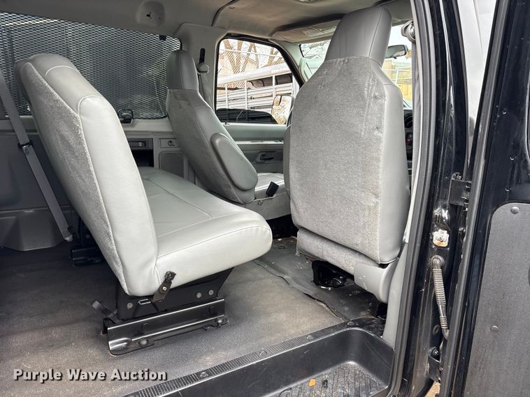 image for item ET7457 2012 Ford E350 van