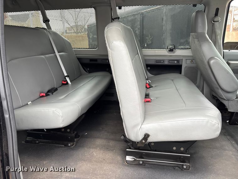 image for item ET7457 2012 Ford E350 van