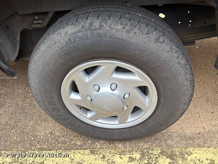 image for item ET7457 2012 Ford E350 van