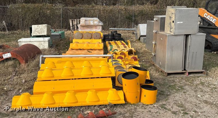 image for item EU0146 Traffic light equipment