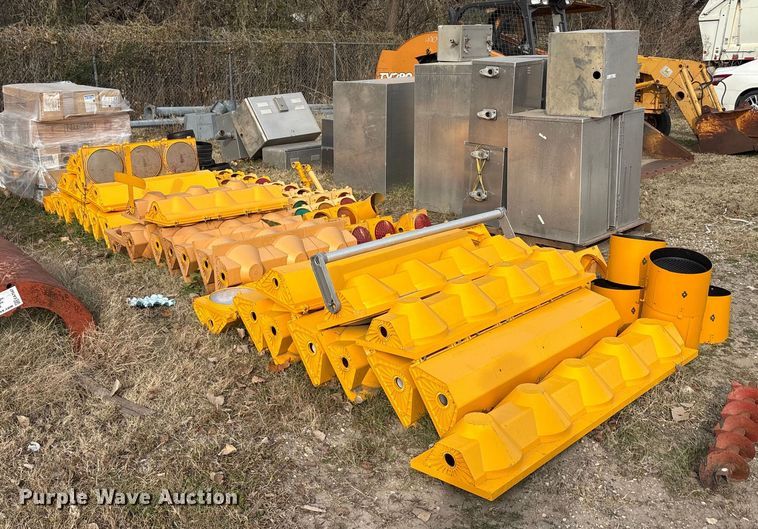 image for item EU0146 Traffic light equipment