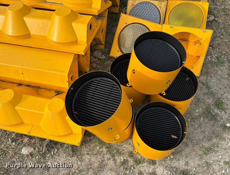 image for item EU0146 Traffic light equipment