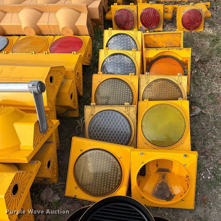 image for item EU0146 Traffic light equipment