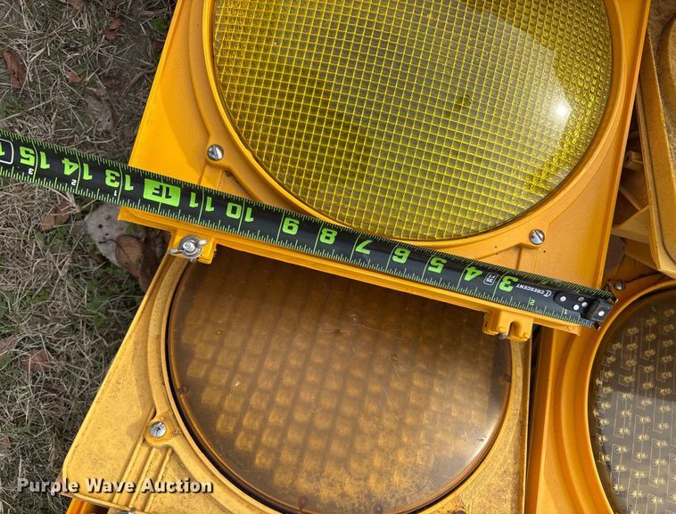 image for item EU0146 Traffic light equipment