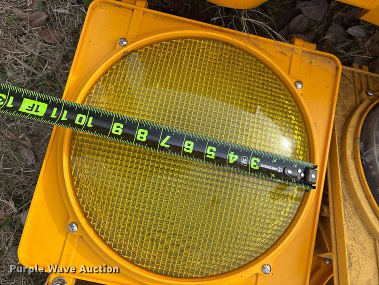 image for item EU0146 Traffic light equipment