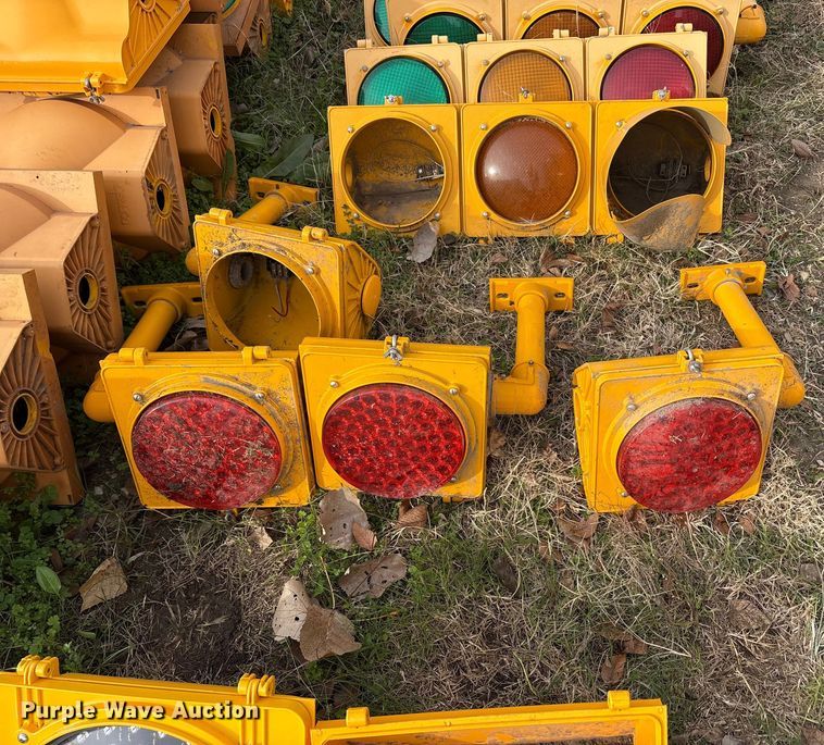 image for item EU0146 Traffic light equipment