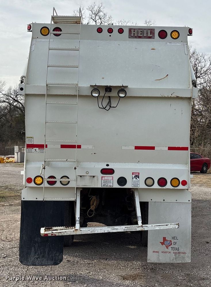 image for item EU0148 2012 Mack MRU613 refuse truck