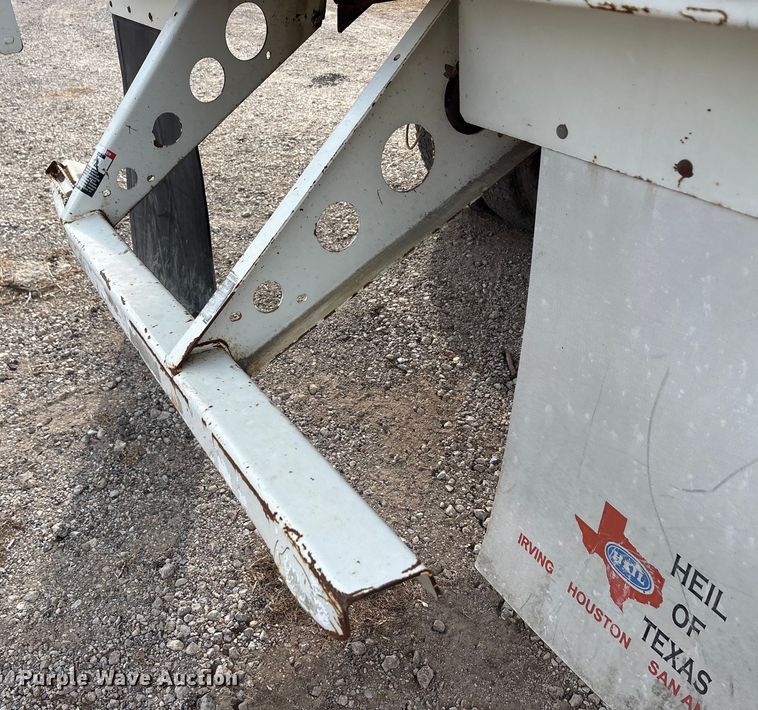 image for item EU0148 2012 Mack MRU613 refuse truck