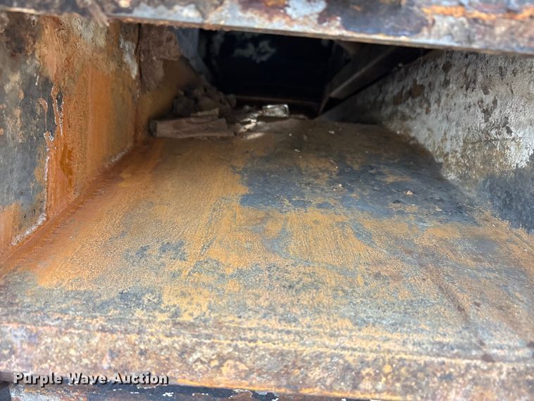 image for item EU0148 2012 Mack MRU613 refuse truck