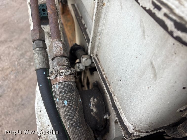 image for item EU0148 2012 Mack MRU613 refuse truck