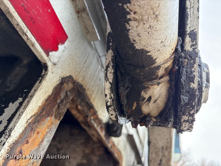 image for item EU0148 2012 Mack MRU613 refuse truck