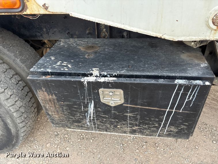 image for item EU0148 2012 Mack MRU613 refuse truck