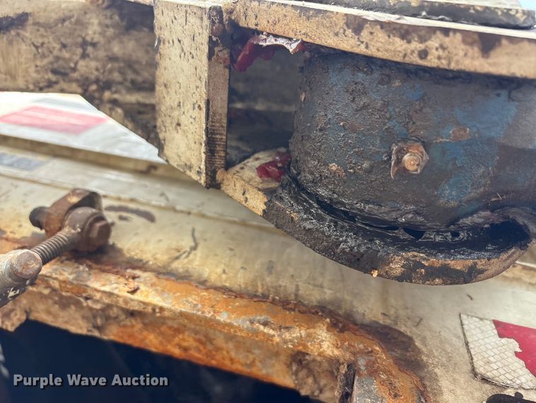 image for item EU0148 2012 Mack MRU613 refuse truck