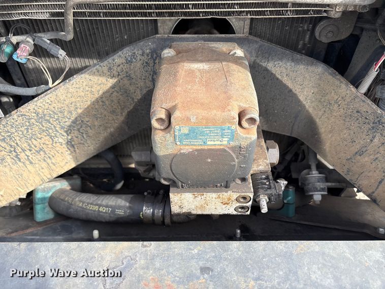 image for item EU0148 2012 Mack MRU613 refuse truck