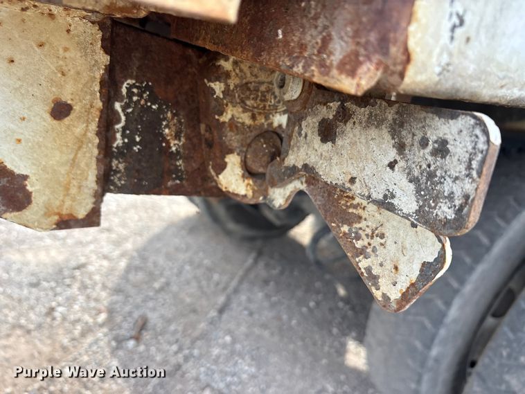 image for item EU0148 2012 Mack MRU613 refuse truck