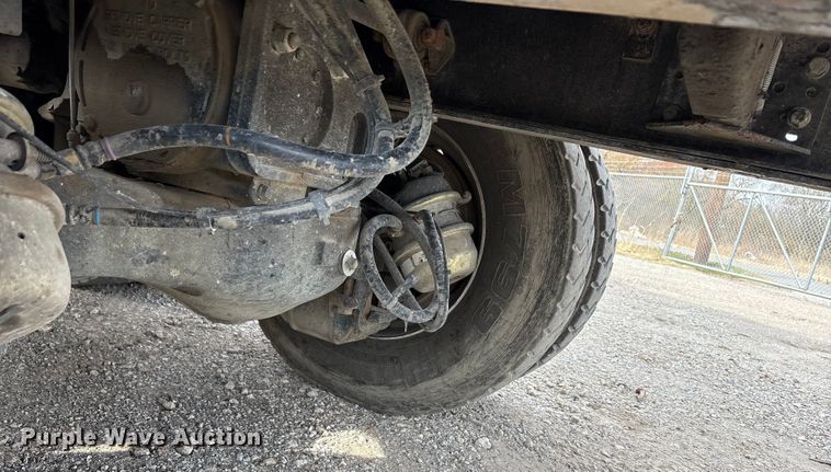 image for item EU0148 2012 Mack MRU613 refuse truck