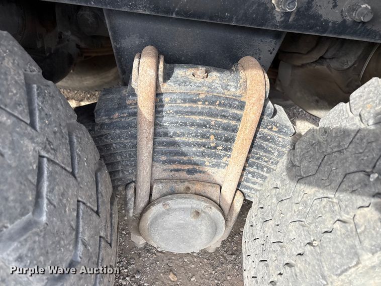 image for item EU0148 2012 Mack MRU613 refuse truck