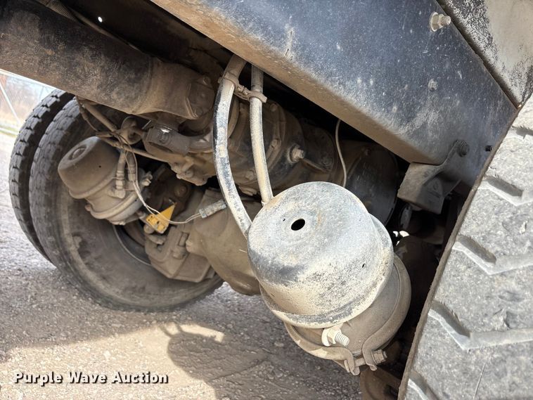 image for item EU0148 2012 Mack MRU613 refuse truck