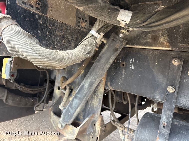 image for item EU0148 2012 Mack MRU613 refuse truck