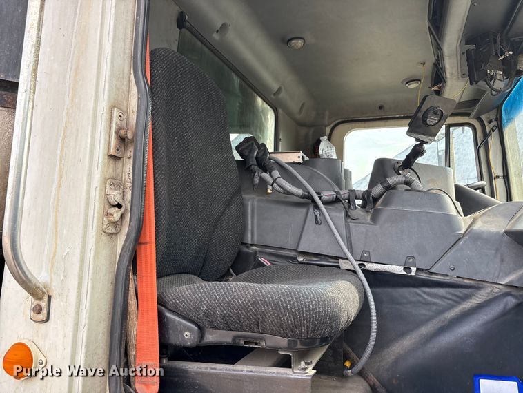 image for item EU0148 2012 Mack MRU613 refuse truck