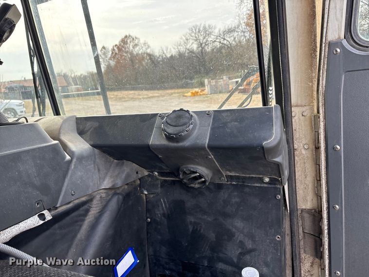 image for item EU0148 2012 Mack MRU613 refuse truck