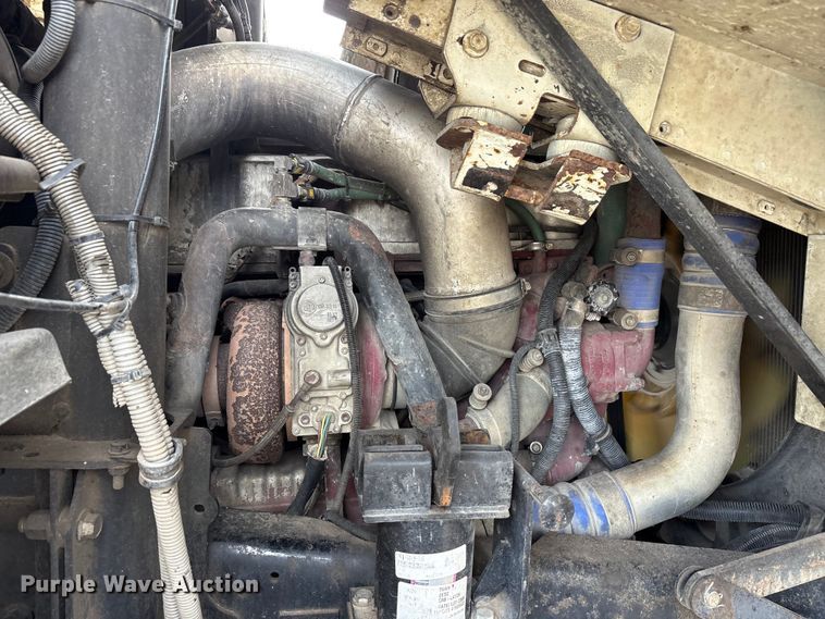 image for item EU0148 2012 Mack MRU613 refuse truck