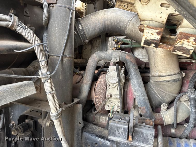 image for item EU0148 2012 Mack MRU613 refuse truck