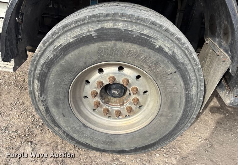 image for item EU0148 2012 Mack MRU613 refuse truck