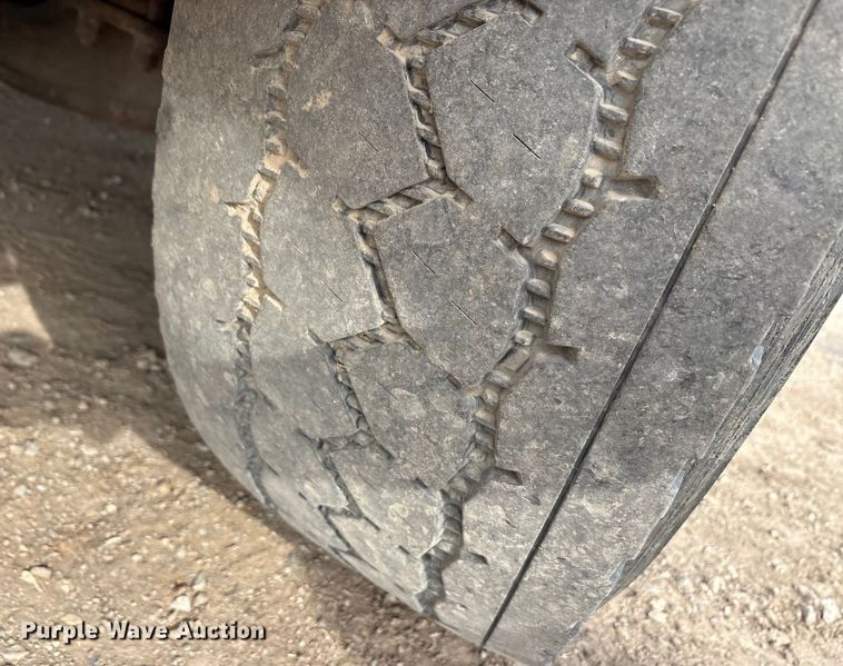 image for item EU0148 2012 Mack MRU613 refuse truck