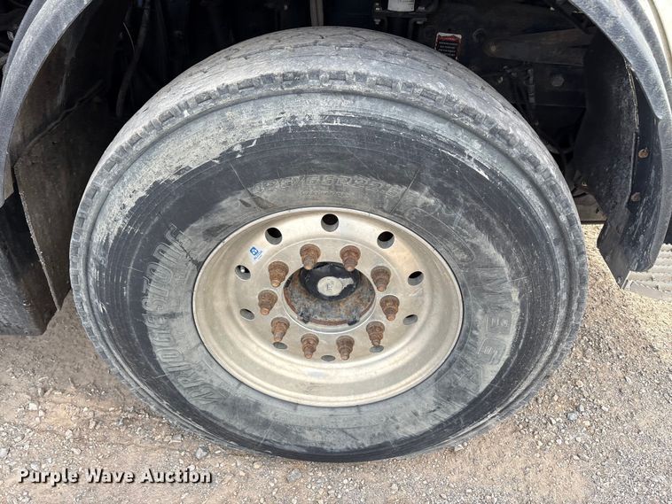 image for item EU0148 2012 Mack MRU613 refuse truck