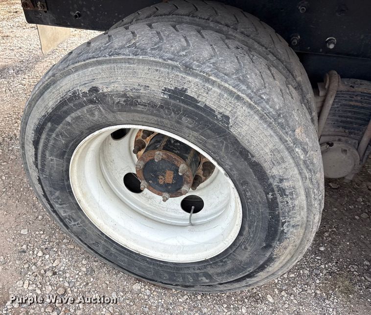 image for item EU0148 2012 Mack MRU613 refuse truck