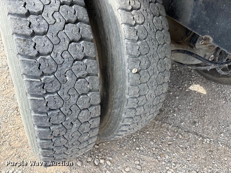 image for item EU0148 2012 Mack MRU613 refuse truck