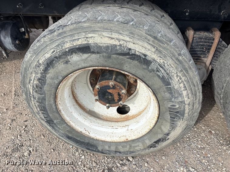 image for item EU0148 2012 Mack MRU613 refuse truck