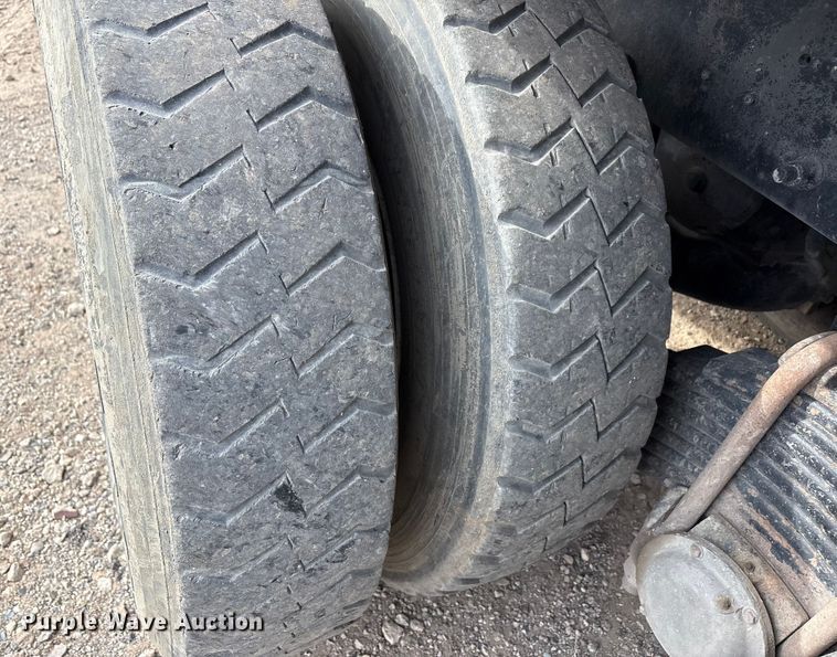 image for item EU0148 2012 Mack MRU613 refuse truck