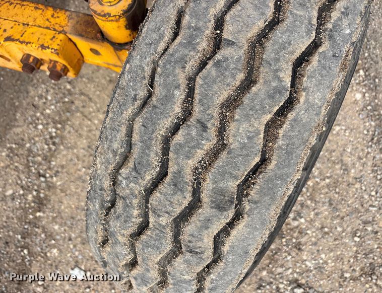 image for item EU0150 1978 John Deere JD301-A industrial tractor