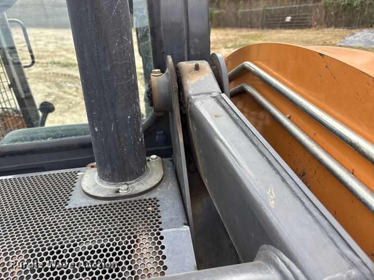 image for item EU0151 2017 Case TV380 tracked skid steer loader