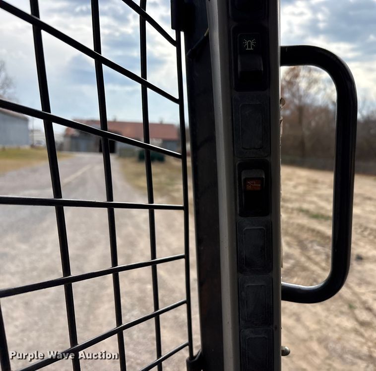 image for item EU0151 2017 Case TV380 tracked skid steer loader